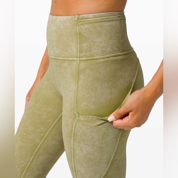 Lululemon Fast and Free High Rise Tight 25" *Ice Dye
Size 6 - Picture 3 of 16